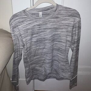 Lululemon workout top